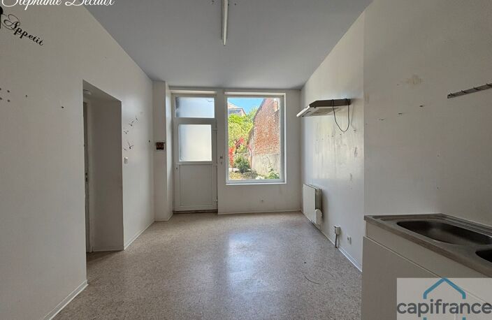 A VENDRE : Immeuble de caractère en plein cœur de Wignehies (59) – Place à votre imagination! — photo 4