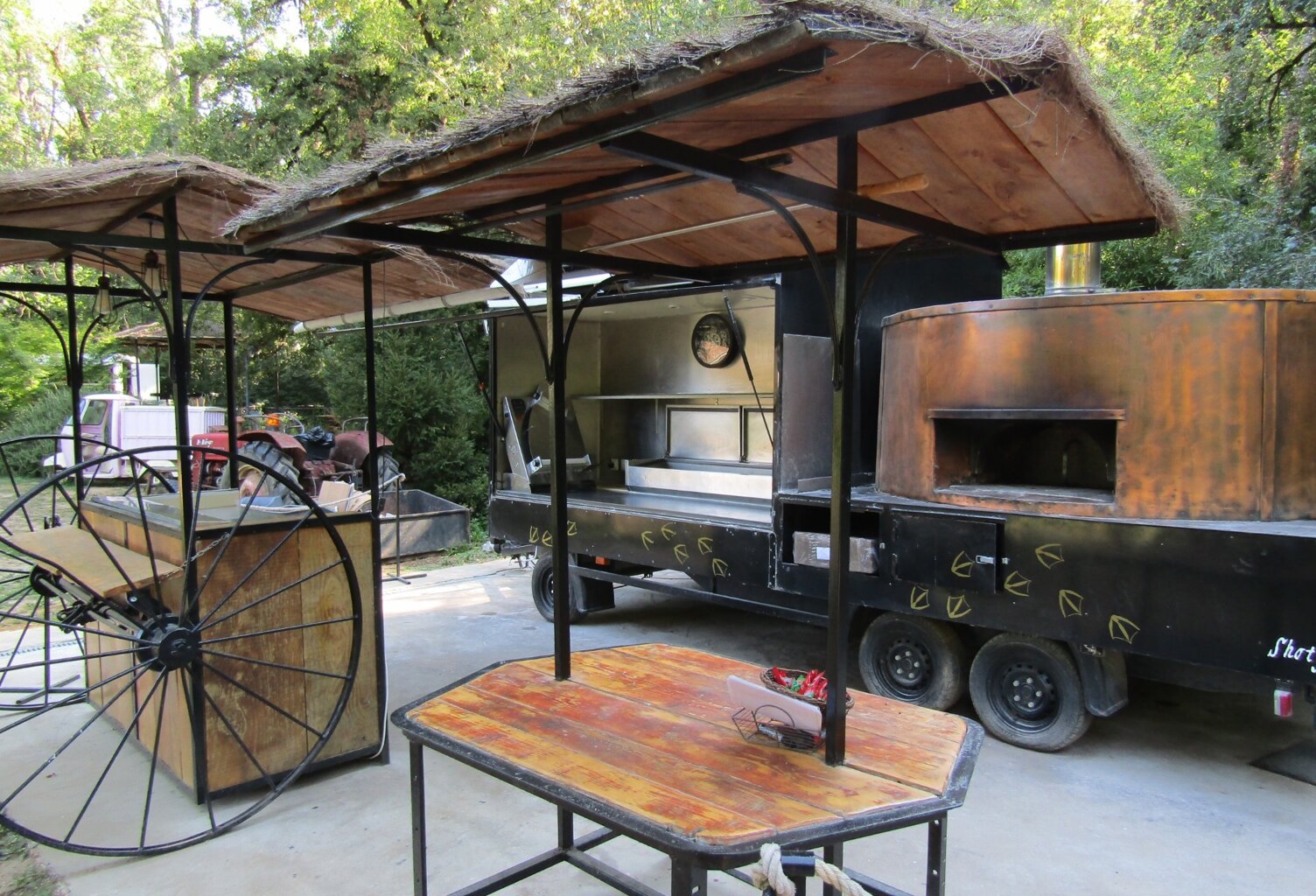 Murs et Fonds de commerce de pizzeria dans un environnement merveilleux — photo 1