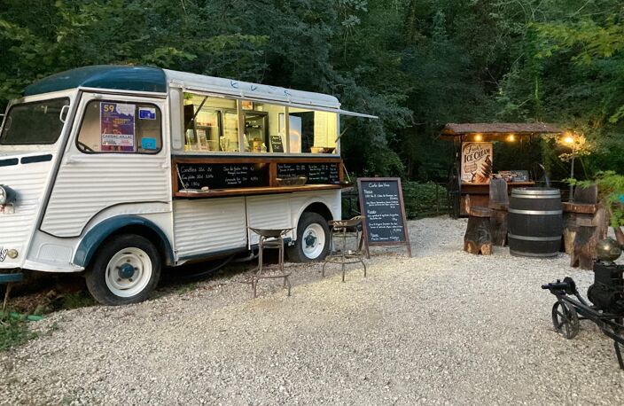 Murs et Fonds de commerce de pizzeria dans un environnement merveilleux — photo 2
