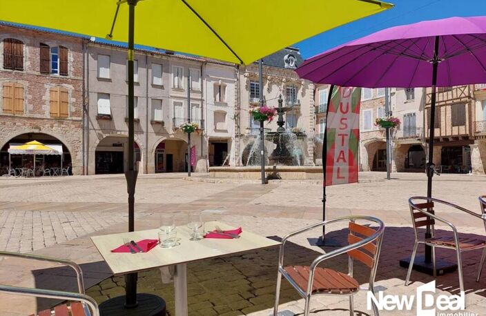 RESTAURANT EN COEUR DE VILLE (MURS ET FONDS) — photo 3