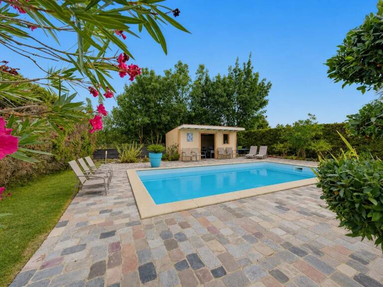 Laissez-vous séduire par cette villa de caractère — photo 1