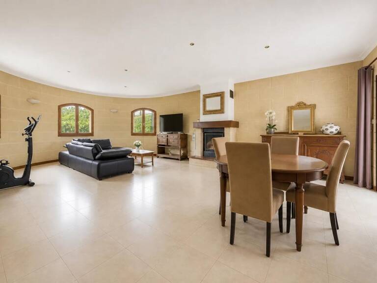 Laissez-vous séduire par cette villa de caractère — photo 1
