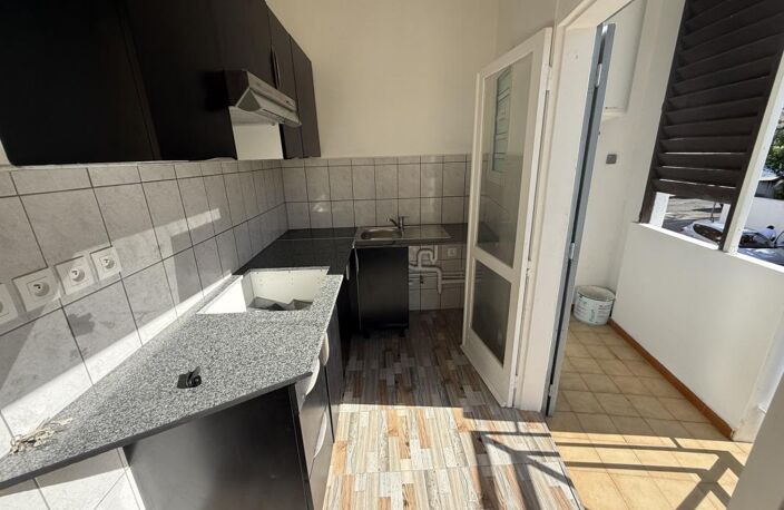 F2 de 37 m2 avec balcons de 12 m2 sur Saint Denis — photo 2