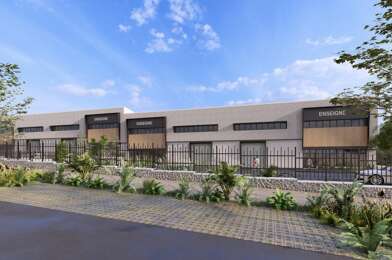 Local industriel  8884 €