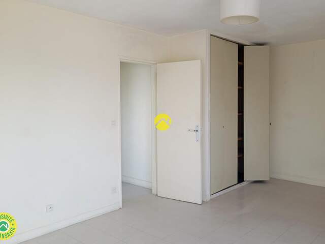 Appartement avec balcon — photo du bien