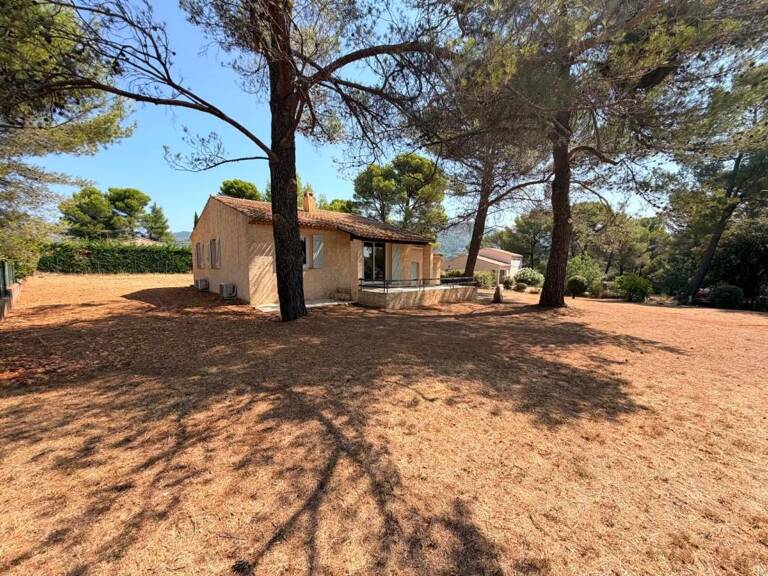 À louer – Villa de plain-pied entièrement rénovée — photo 1