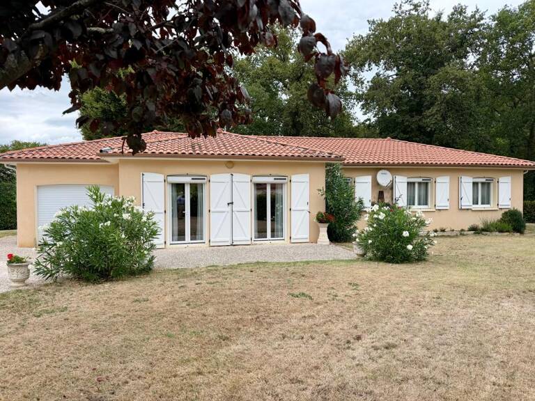 Maison À Vendre avec Garage — photo 1