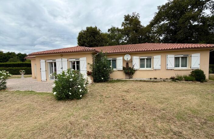 Maison À Vendre avec Garage — photo 2