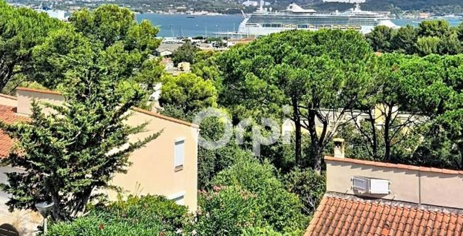 STUDIO INTÉGRALEMENT RÉNOVÉ AVEC PARKING PRIVATIF ET MAGNIFIQUE VUE MER LA SEYNE SUD TAMARIS — photo 1