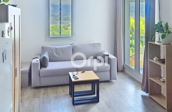 STUDIO INTÉGRALEMENT RÉNOVÉ AVEC PARKING PRIVATIF ET MAGNIFIQUE VUE MER LA SEYNE SUD TAMARIS — photo 3