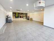 À LOUER — Local commercial de 64 m² à Saint-Pryvé-Saint-Mesmin — photo 2