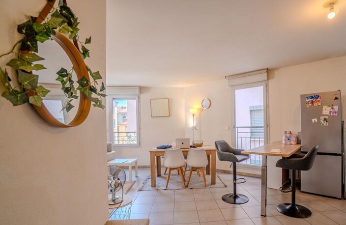 Appartement Lyon 3 pièce(s) 66.78 m2 — photo 2
