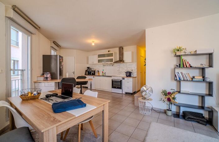Appartement Lyon 3 pièce(s) 66.78 m2 — photo 3