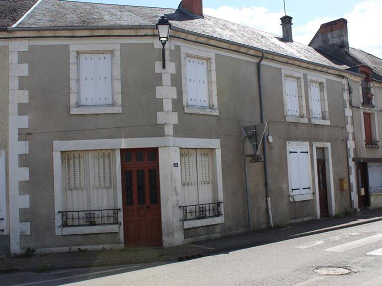SAINTE SOLANGE IMMEUBLE A RENOVER DE 140M² — photo 1