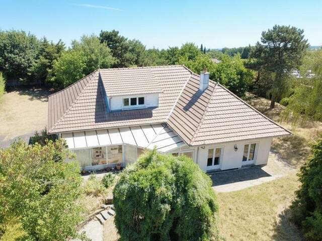 Maison de 179 m2 à Loudun , 5 chambres, grand jardin arboré, garage, vaste sous sol — photo du bien