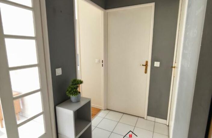Appartement 2 pièces quartier Bordeaux Saint-Seurin  Fondaudège avec parking et cellier — photo 4