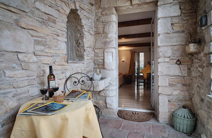 En Provence, Propriété d'Exception composée de diverses maisons en pierre pour plus de 1000 m² de bâti sur 6.3 HA — photo 2
