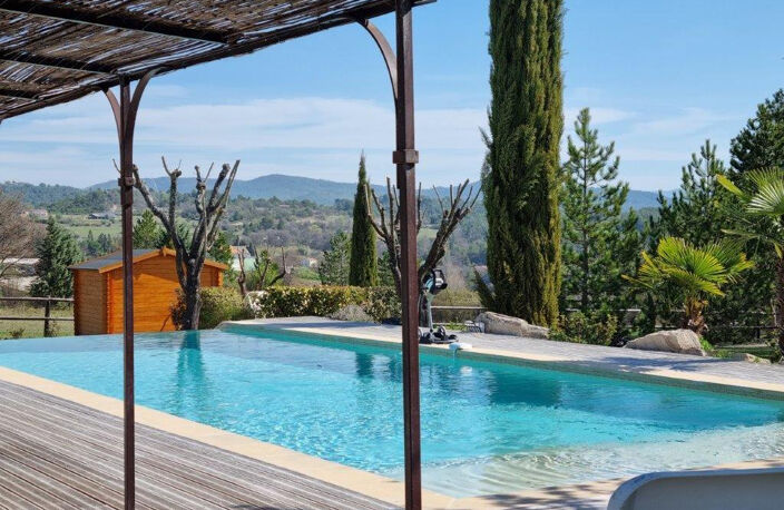En Provence, Propriété d'Exception composée de diverses maisons en pierre pour plus de 1000 m² de bâti sur 6.3 HA — photo 4