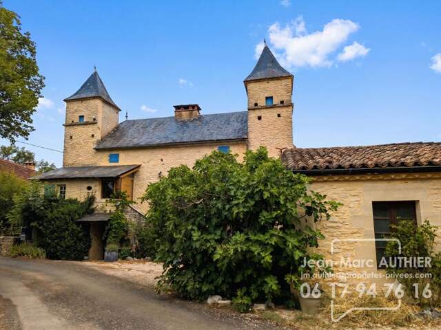 Léobard (46)  Ensemble en pierre du 18ème siècle avec 5 gîtes et piscine 752 700 — photo du bien