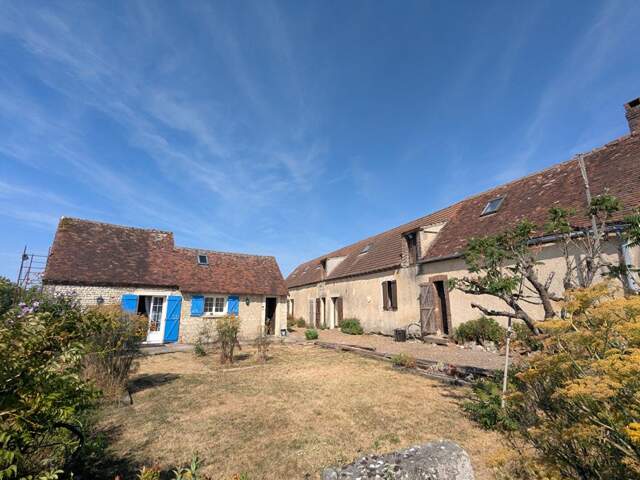 28240-Longère à rénover d'environ 250m2 avec maison indépendante de 50m2 — photo du bien