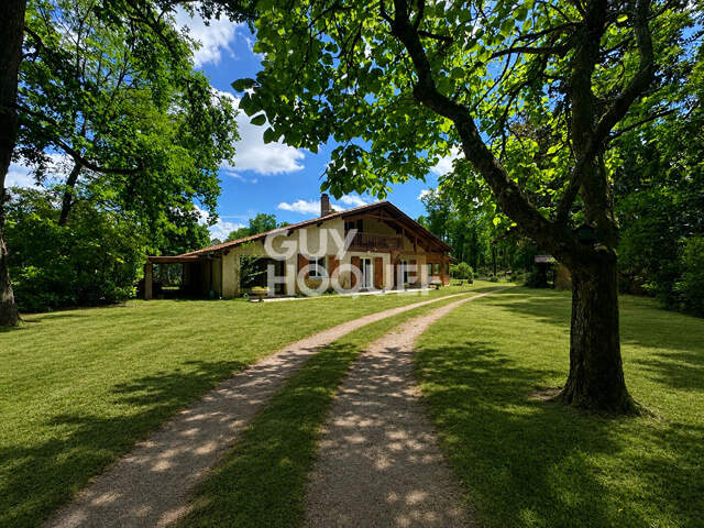 Maison Landaise 7 pièces 195m² et grand terrain — photo du bien