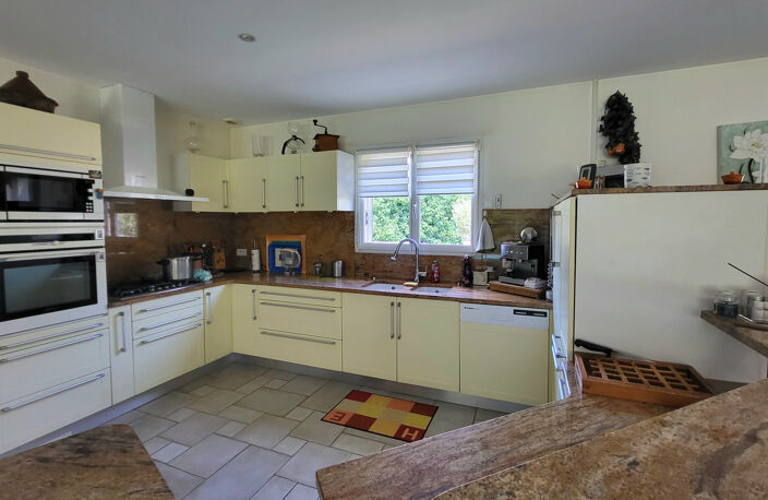 DPT GARD (30), à vendre, secteur PARIGNARGUES, maison de 181 — photo 5