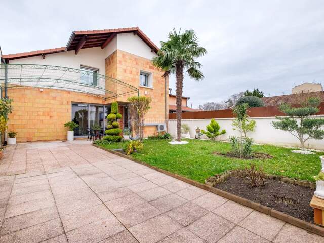 Villeurbanne Cusset – Superbe maison d’architecte de 147 m² avec terrasse et jardin — photo du bien