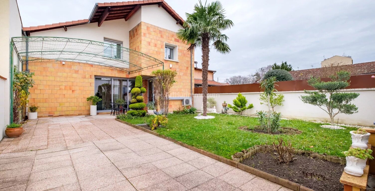 Villeurbanne Cusset – Superbe maison d’architecte de 147 m² avec terrasse et jardin — photo 1
