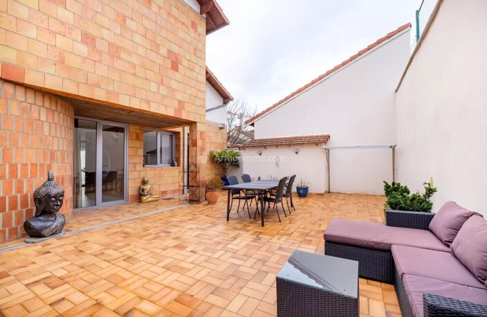Villeurbanne Cusset – Superbe maison d’architecte de 147 m² avec terrasse et jardin — photo 4