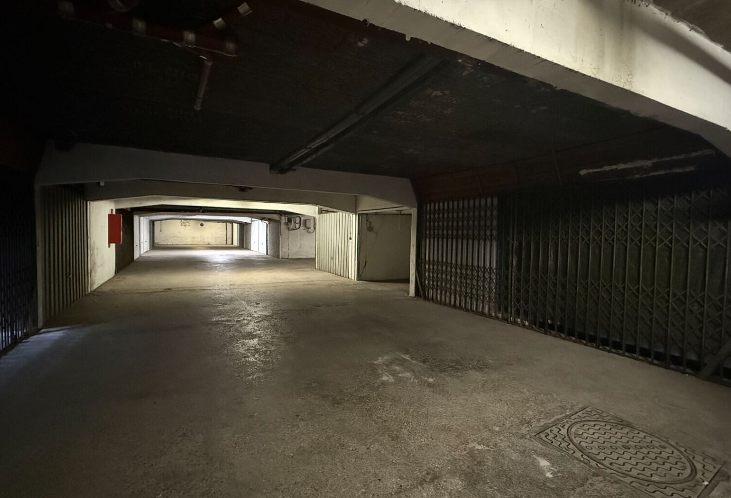 GARAGE EN SOUS-SOL - REIMS — photo 1