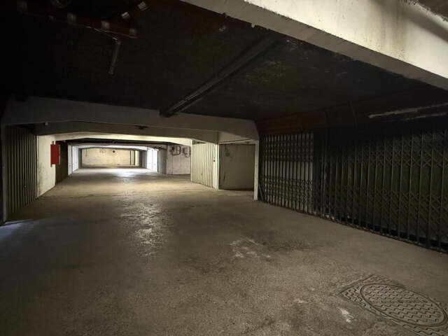 GARAGE EN SOUS-SOL - REIMS — photo du bien