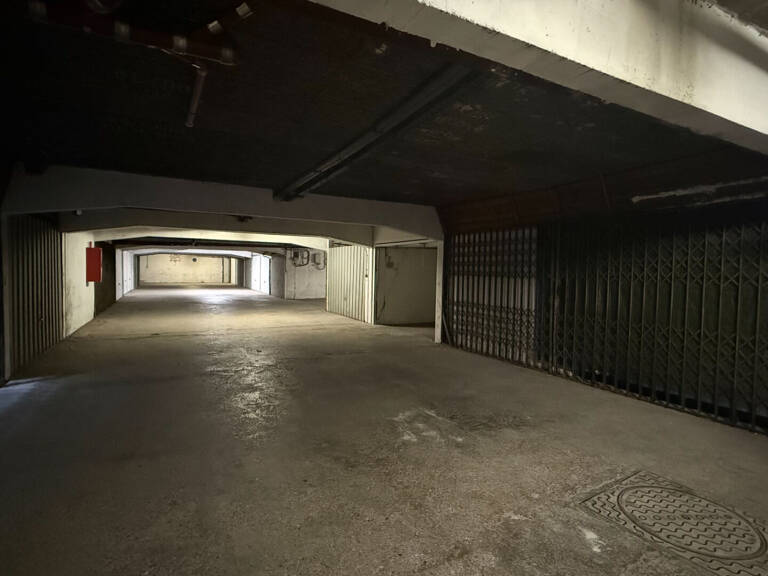 GARAGE EN SOUS-SOL - REIMS — photo 1