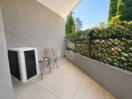 LA COLLE-SUR-LOUP : 2 PIÈCES AVEC DEUX TERRASSES ET GARAGE — photo 4