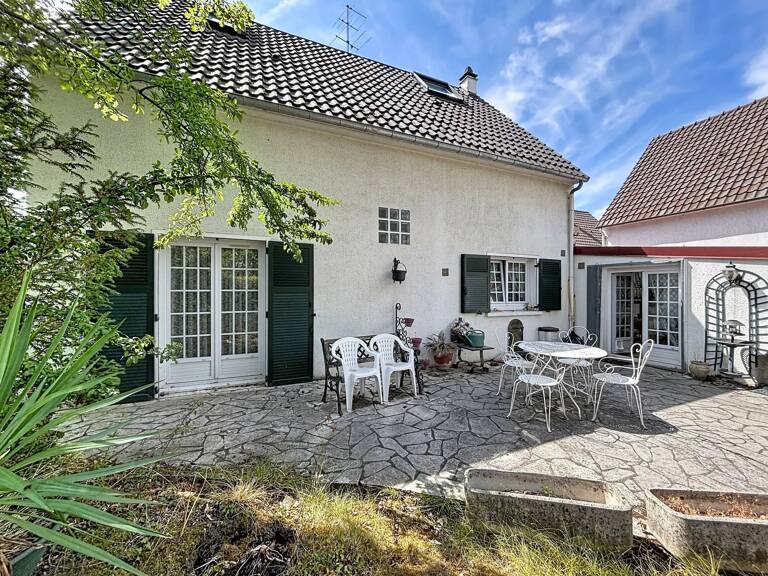 Yerres proche Saint-Pierre -Maison familiale de 118 m² avec jardin arboré – Fort potentiel – Résidence calme — photo 1