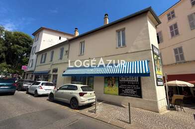 Commerce 4 pièces 2750 €