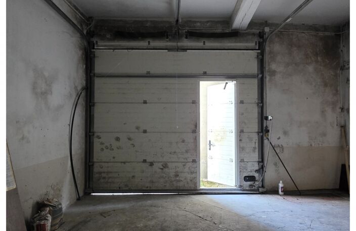 Vente Garage 72 m&sup2; — photo 2