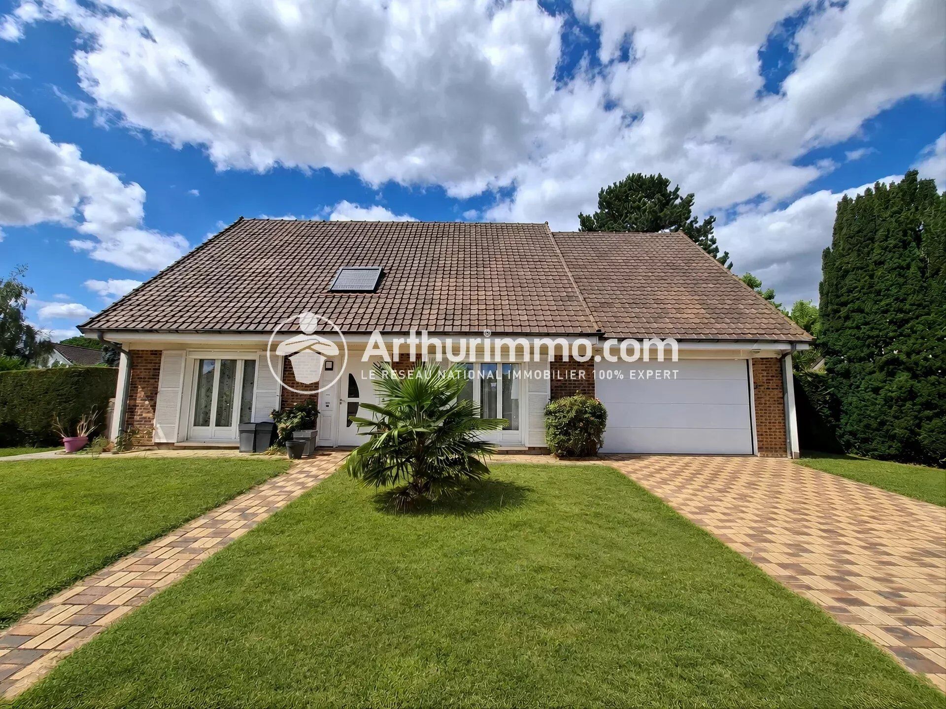 Maison 7 pièces 184 m² · à Saint-Germain-lès-Corbeil · 184 m² · 2 800 €