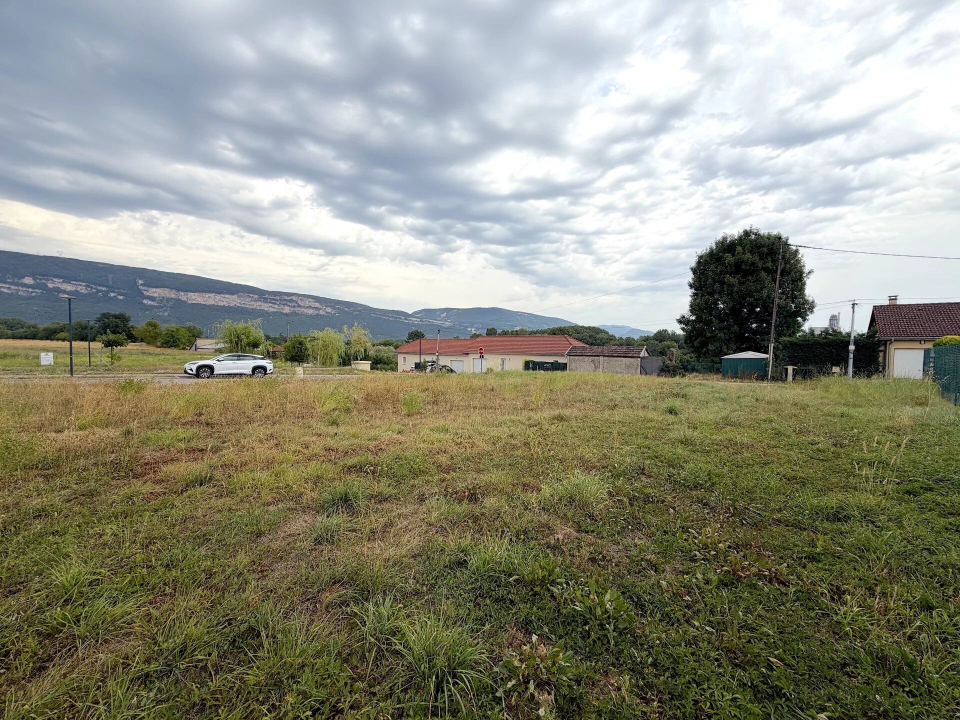 Vente Terrain 650 m2 à Montalieu-Vercieu · 99 000 €
