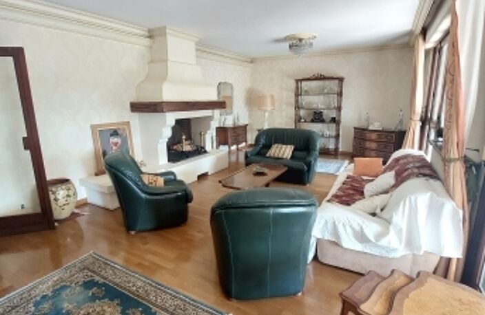 Vente Maison/villa 8 pièces — photo 3