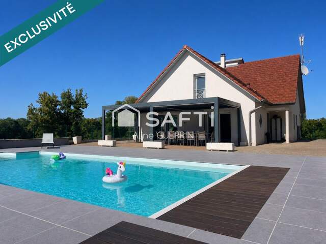 Belle maison à l'architecture soignée de 190 m² avec piscine sur sous-sol complet et terrain de 1078 m². — photo du bien