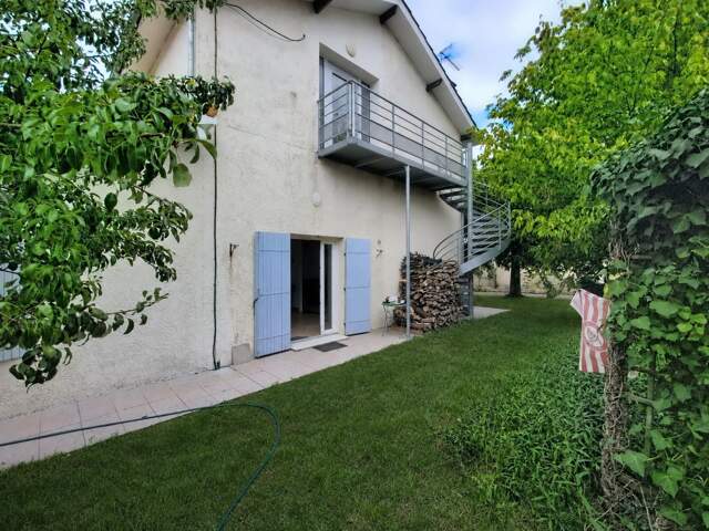 Appartement avec jardin et parkings — photo du bien