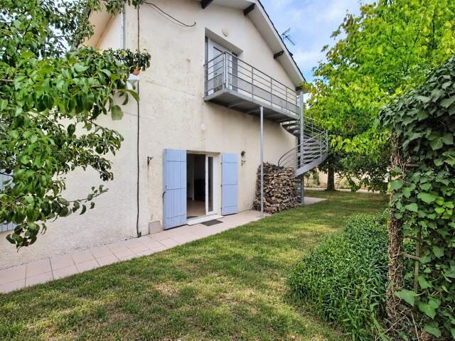 Appartement avec jardin et parkings — photo du bien