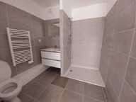 Appartement F2  neuf, terrasse et parkings — photo 4