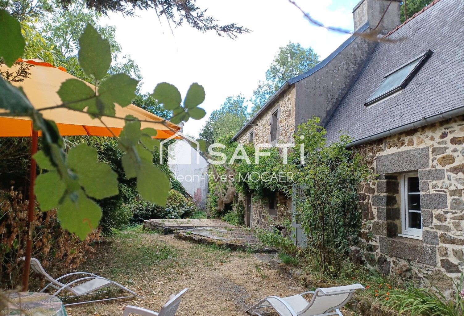 PONT DE BUIS LES QUIMERCH (29590) ; Longère d'exception et ses dépendances. — photo 1