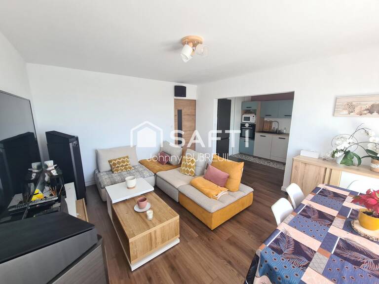 HYERES - Appartement T4 lumineux avec terrasse et vue dégagée — photo 1