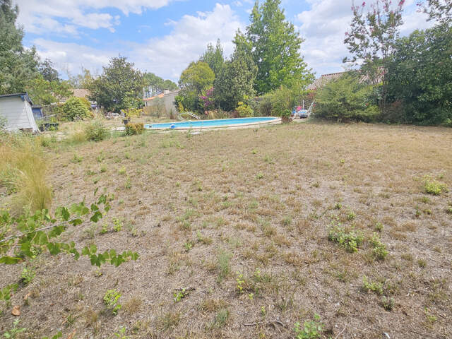 LE TAILLAN MEDOC Prés du centre ville, parcelle de terrain c — photo du bien