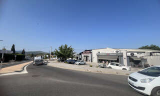 Local industriel  218 m² à vendre à Solliès-Ville (83210)