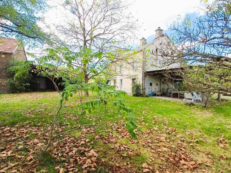 À vendre en Creuse, une belle maison, un gîte et  2660 m² — photo 1