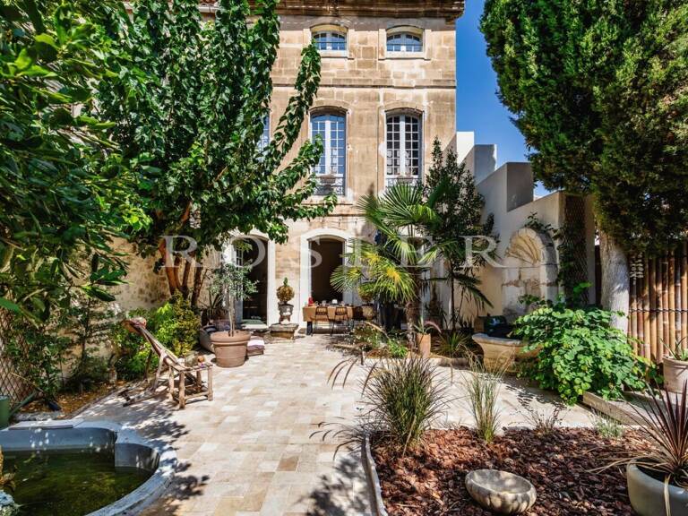 Élégante maison bourgeoise du XVIIᵉ entièrement rénovée avec bas — photo 1