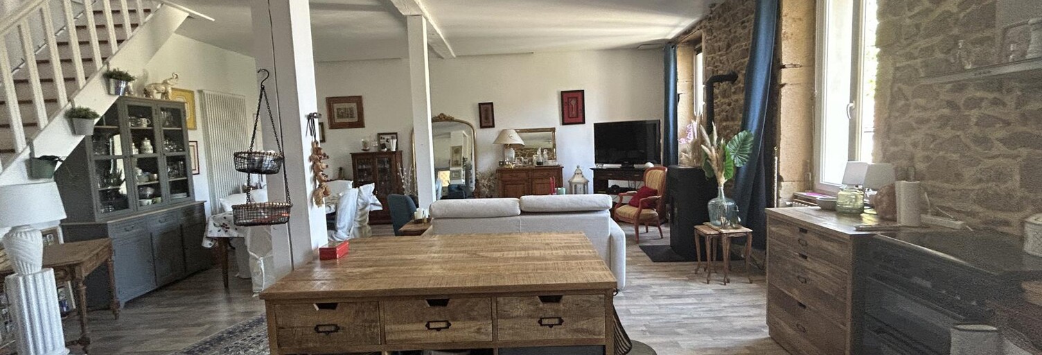 Maison 7 Pièces 212 m² à vendre à Thizy-les-Bourgs (69240)